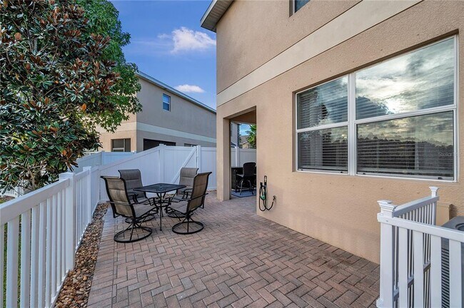 Building Photo - 12025 Greengate Dr