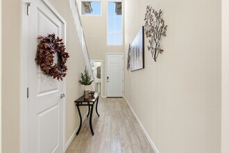 Building Photo - 737 E Beauchamp Dr