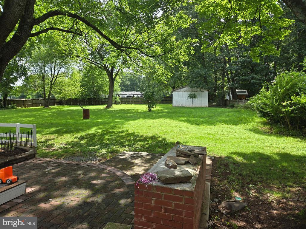 Building Photo - 8513 Thomas Dr