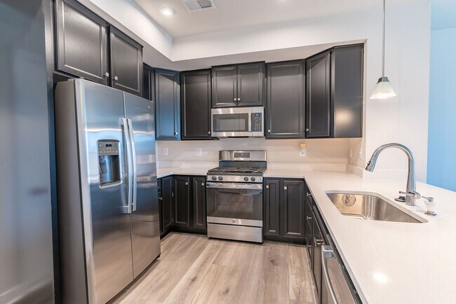 Foto del edificio - 100 Matisse Pl