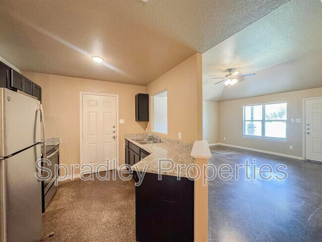 Building Photo - 1402 Leon Rd