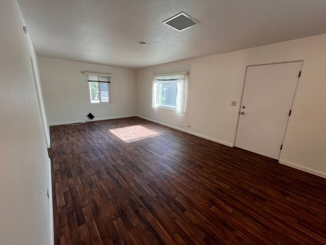 Foto del edificio - 768 W Pine St