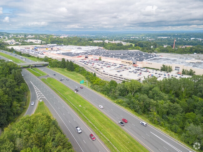 A throughway runs close to Holyoke Mall, giving residents easy access.
