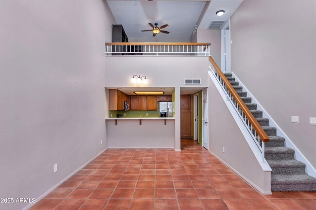 Building Photo - 33 E Beck Ln