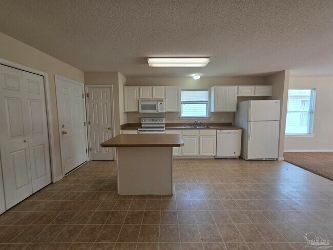 Foto del edificio - 10552 Wilderness Ln