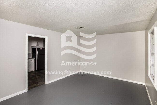 Foto del edificio - 117 Westbridge Rd
