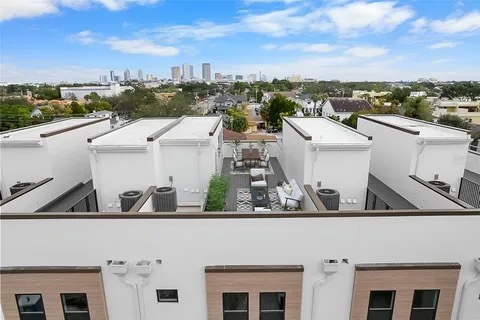 Ariel view of rooftop - 2506 W Cleveland St