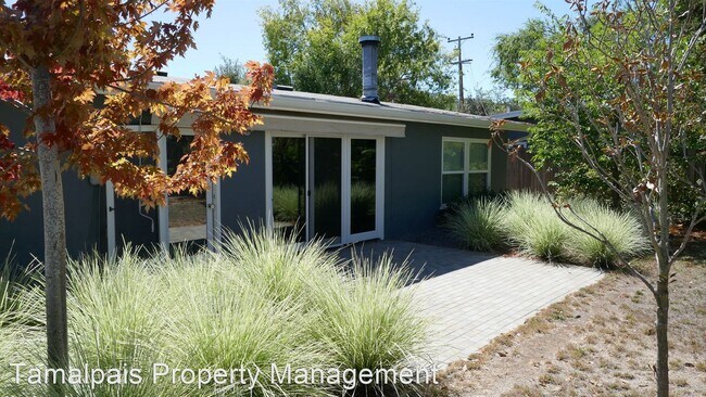 Building Photo - 3 br, 2 bath House - 813 Descanso Way