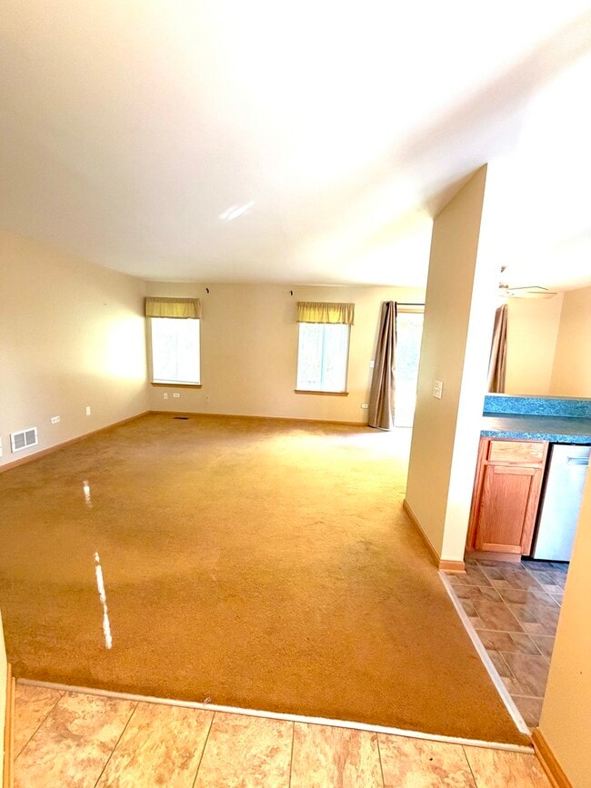 Building Photo - 2314 Woodside Dr