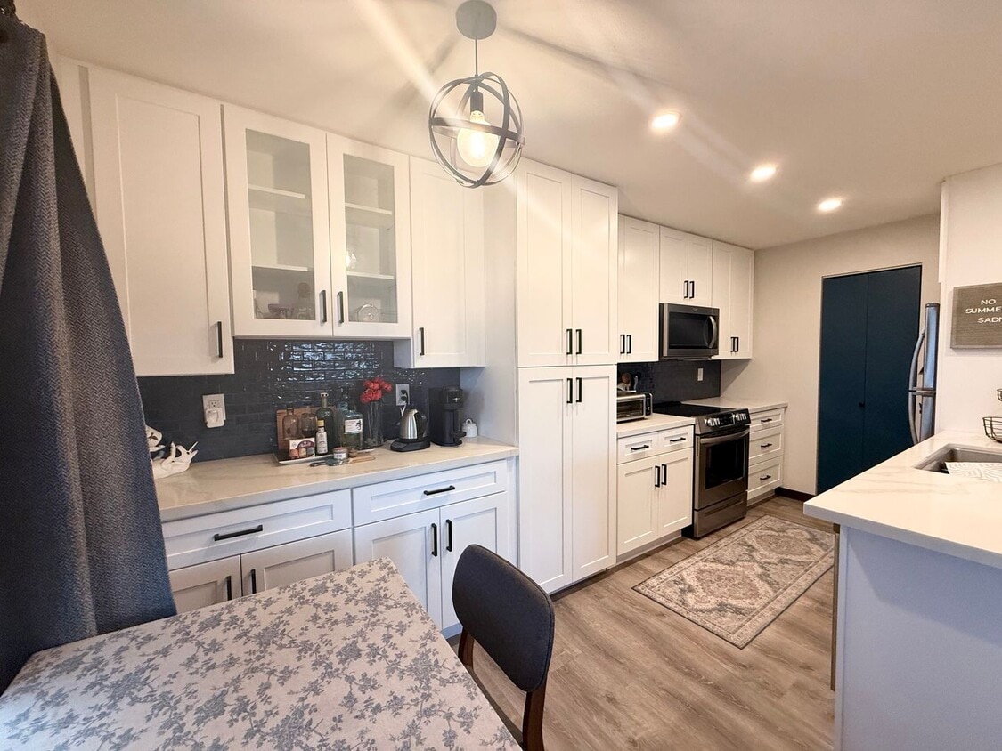 Primary Photo - Available 12/15/2025 – Beautiful 2BR/2BA U...