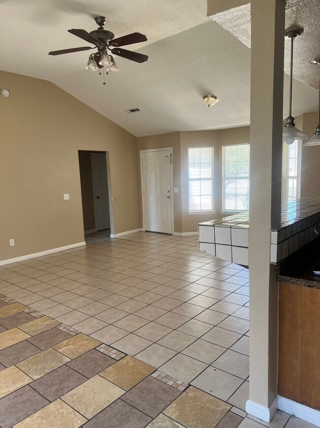 Building Photo - 2405 George Miller Dr