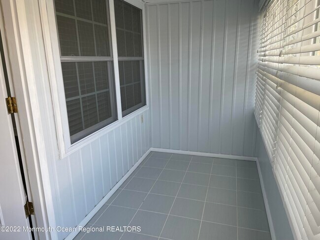 Building Photo - 393A Chesterfield Ct