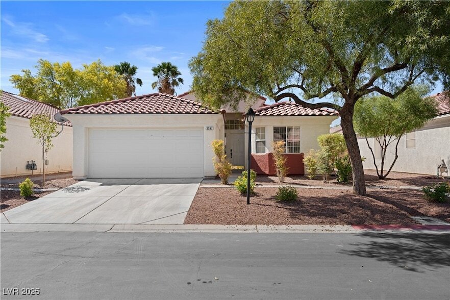 Foto principal - 3597 Cherbourg Ave