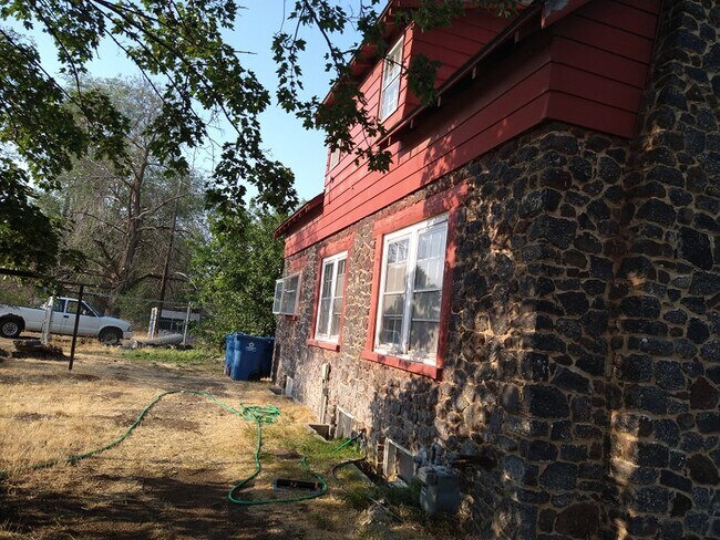 Building Photo - 4406 Airport Rd