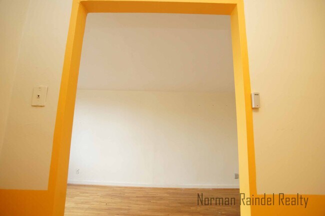 Foto del edificio - 1370 51st St