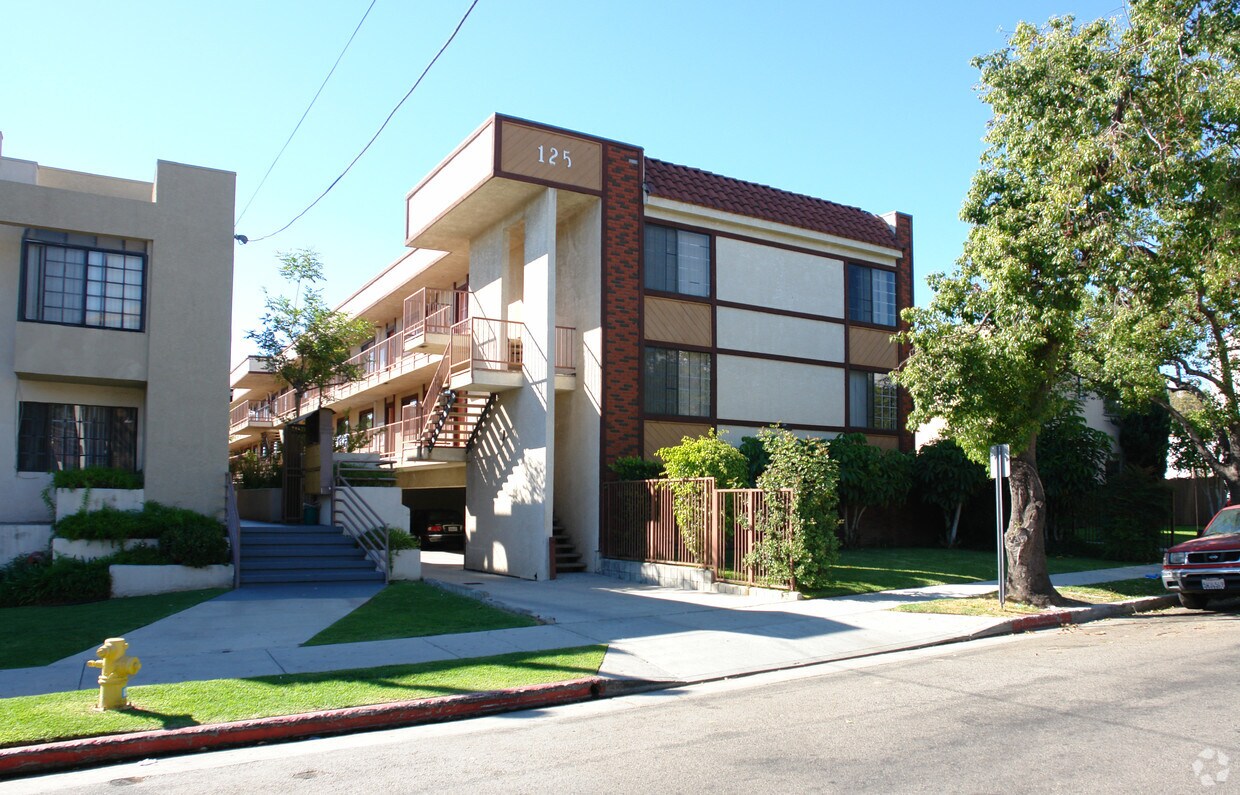 Primary Photo - 125 Olive St