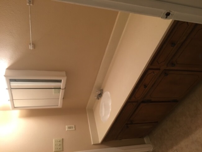 Building Photo - 916 Chemin Dr