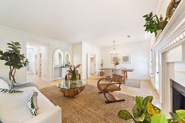 Foto del edificio - 1900 Monroe Dr NE