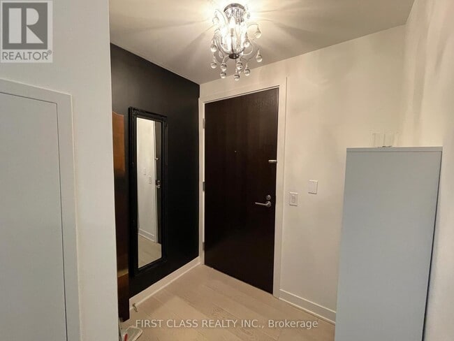 Building Photo - 11 Yorkville Ave