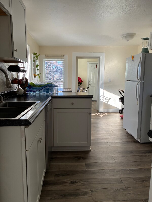 Foto del edificio - 3212 Cook St