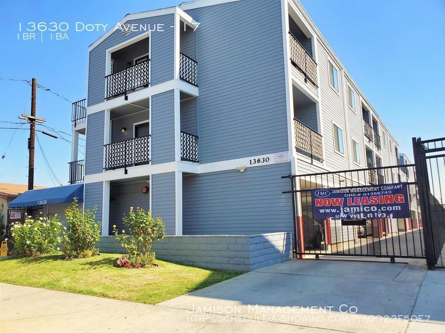 Primary Photo - 13630 Doty Ave
