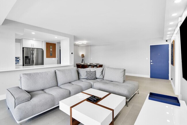 Foto del edificio - 2701 N Ocean Blvd