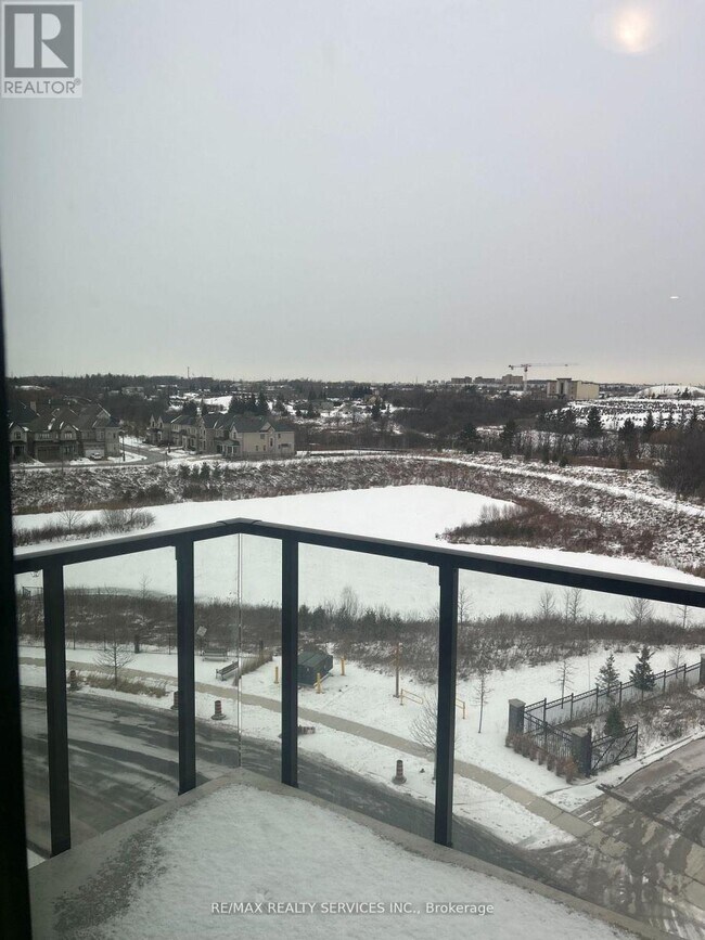 Photo du bâtiment - 1415 Dundas St E