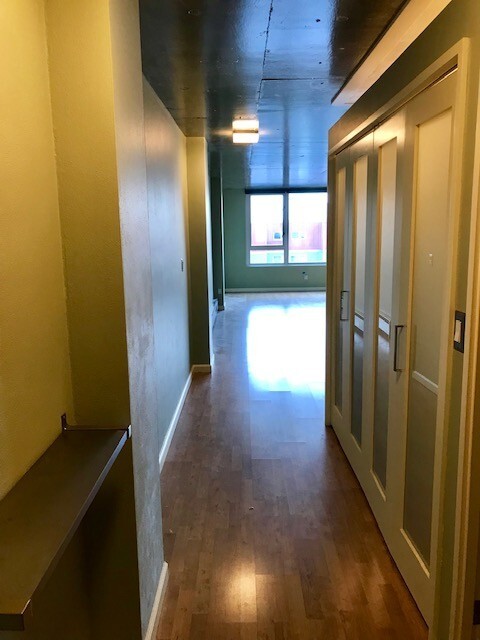 Foto del edificio - Modern 1 Bedroom in Lower Queen Anne