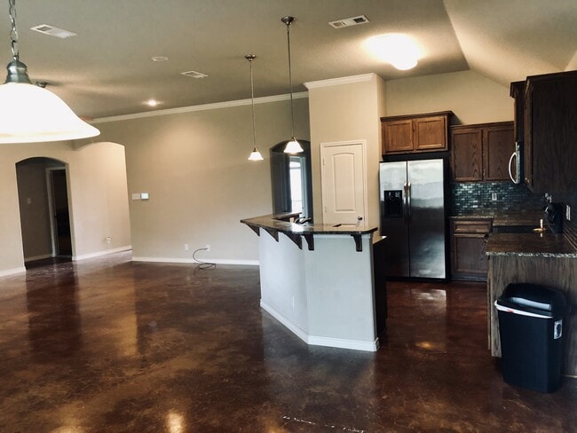 Building Photo - 606 Tumbleweed Dr