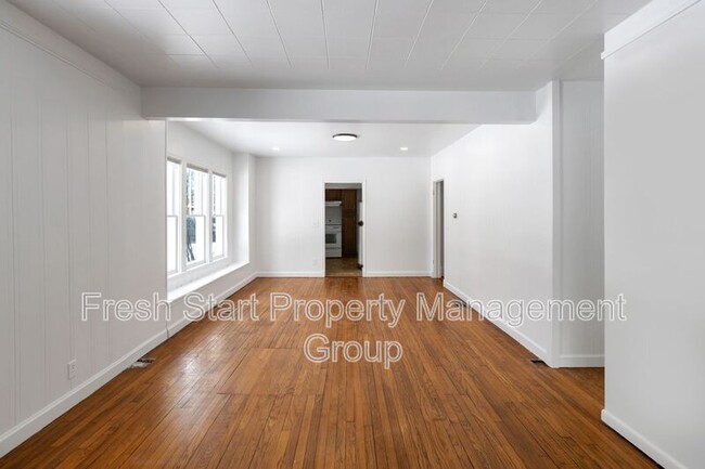 Foto del edificio - 234 W Pleasant St