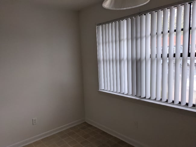 Foto del edificio - 3215 Baird Ave