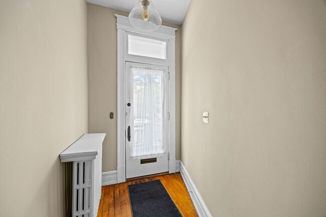Photo - 2713 W Grace St Apartment