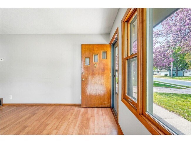 Foto del edificio - 3110 39th Ave NE