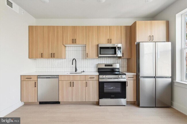 Foto del edificio - 5521 Wayne Ave