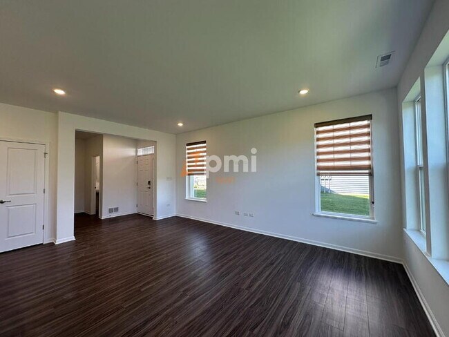 Foto del edificio - 8346 Kannon Dr