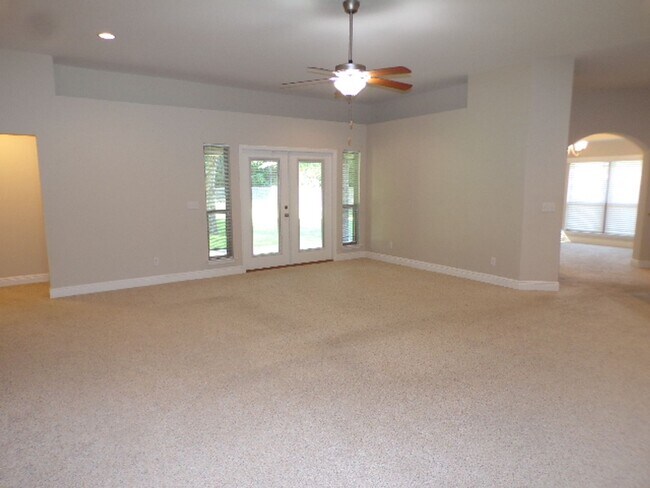 Foto del edificio - 4-Bedroom Craftsman Style Home