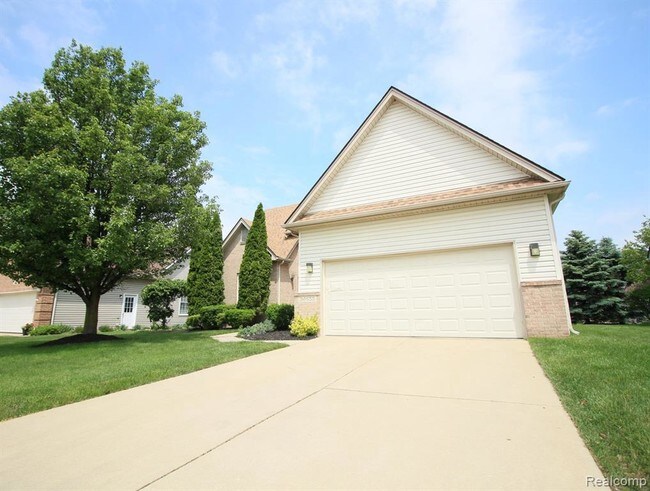 Building Photo - 34655 Golden Oak Ln