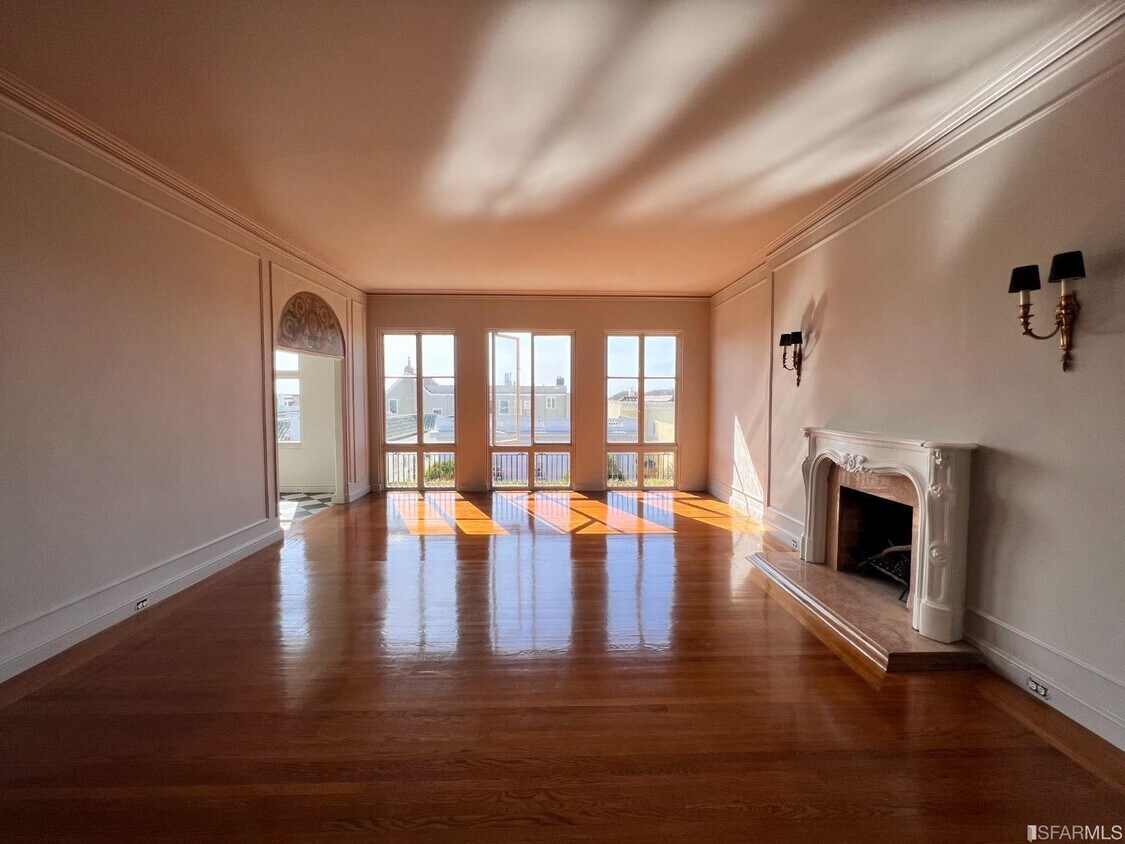Primary Photo - 140 Presidio Ave