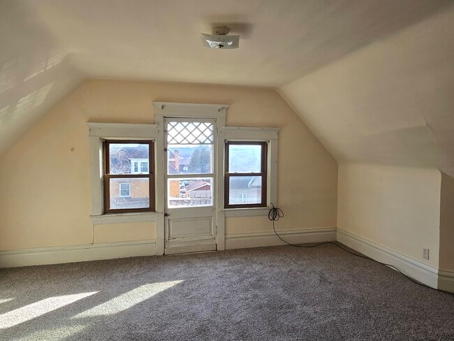 Foto del edificio - 544 E Pearl St