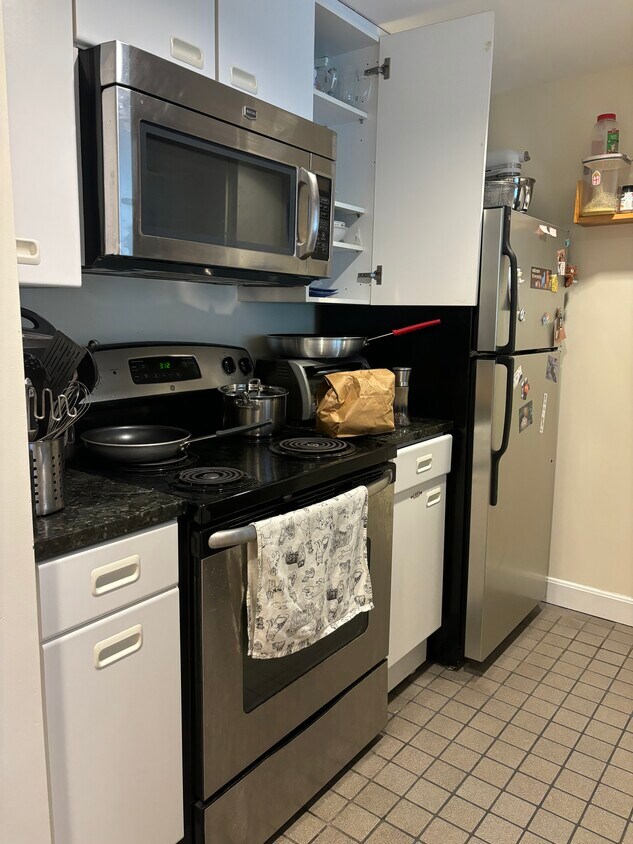 Foto principal - 931 Massachusetts Ave