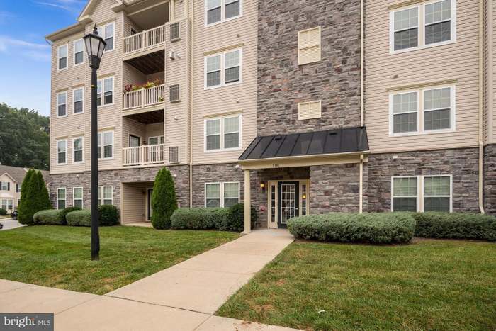 Exterior Building - 5301 Wyndholme Cir
