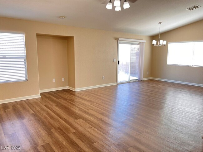 Foto del edificio - 5320 Daywood St