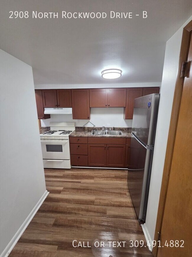 Foto del edificio - 2908 N Rockwood Dr
