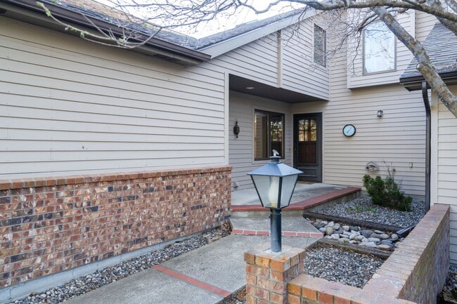 Building Photo - Spacious 2 Bedroom Condo plus Loft on a Beautiful Cul-de-Sac off of Kagy