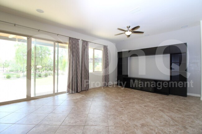 Foto del edificio - 4868 S Quiet Way