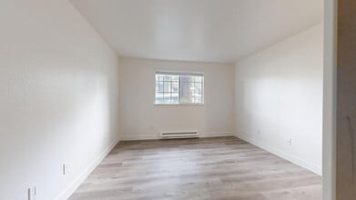 Interior Photo - Hunt Club