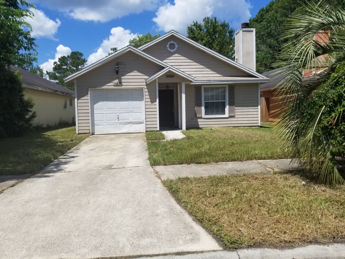 Foto principal - 3 Bed 1 Bath Home