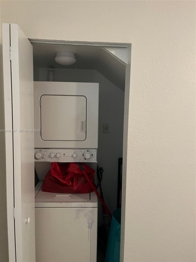 Foto del edificio - 403 NW 84th St