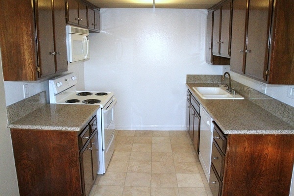 Building Photo - 720 S Elvira Ave