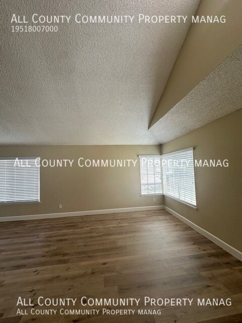Foto del edificio - 6563 Whitman Ct